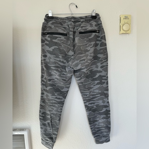 Fitletix Men’s Camo Joggers - Picture 2 of 2